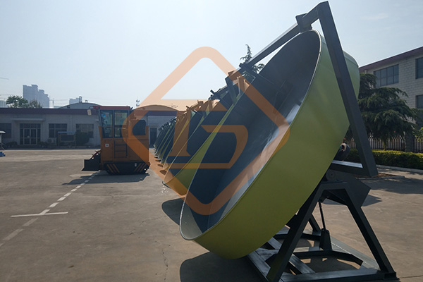 雞糞圓盤有機(jī)肥造粒機(jī)直銷廠家