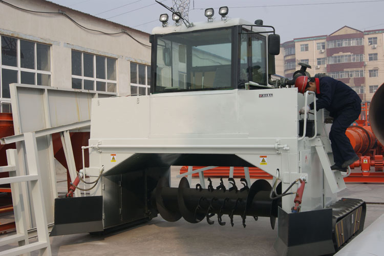 有機(jī)肥地面翻堆機(jī)維護(hù)與保養(yǎng)