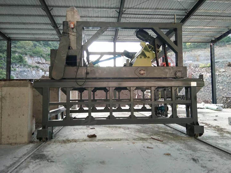 有機(jī)肥翻拋機(jī)在有機(jī)肥生產(chǎn)中起到什么作用？