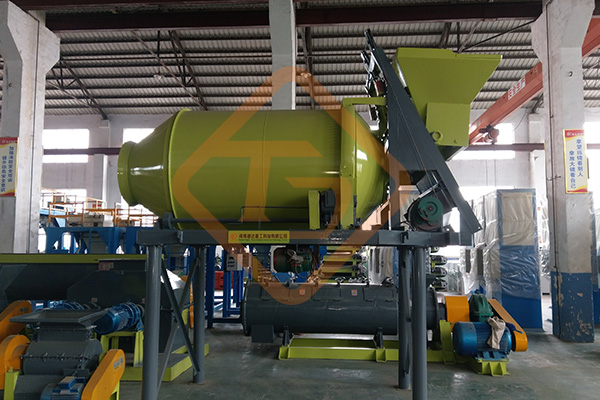 bb肥攪拌機發(fā)往南美洲（3）